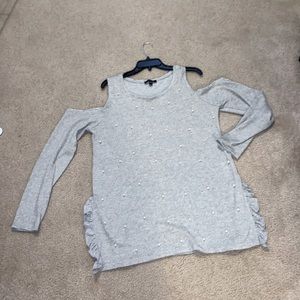 Pearl sweater with cut out shoulders